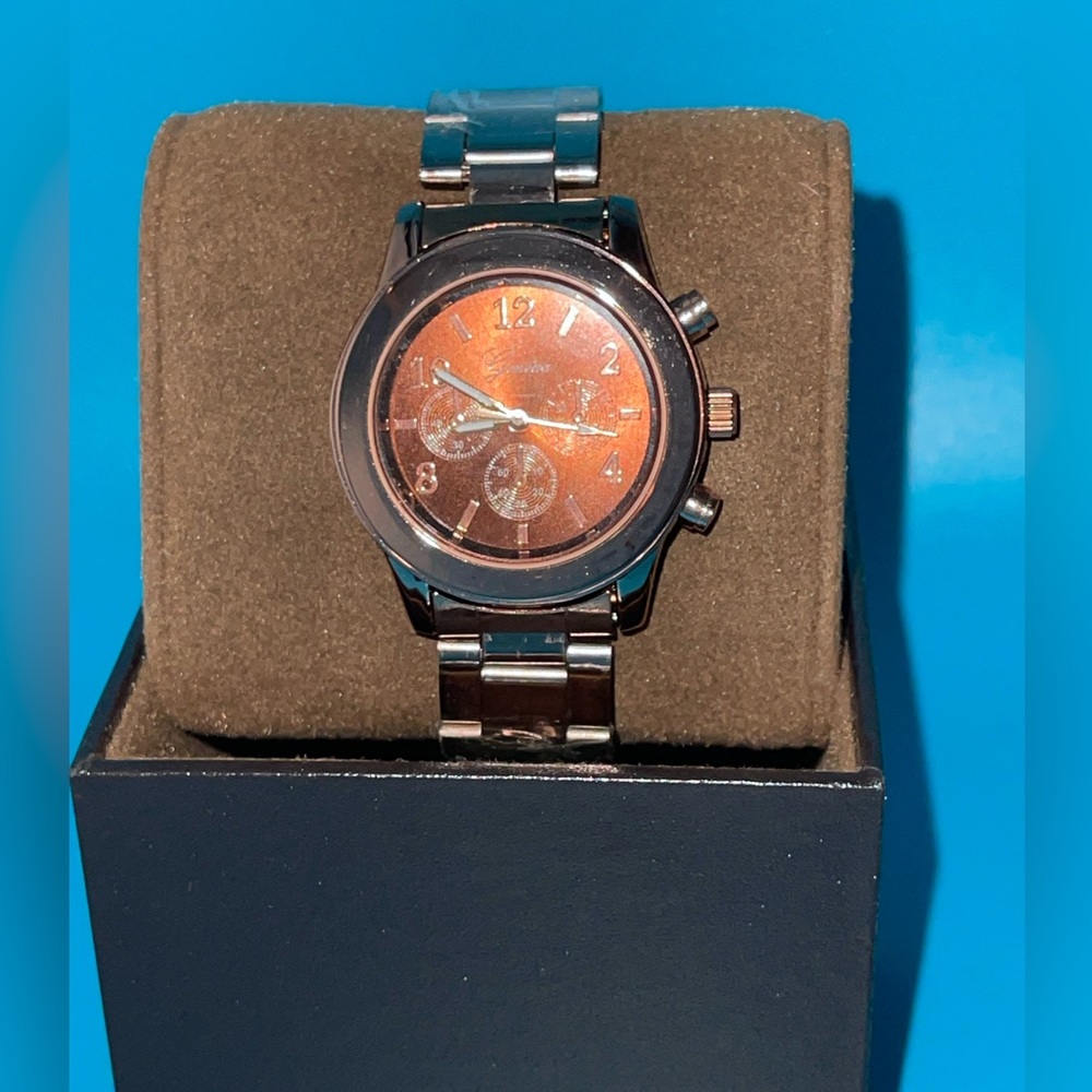Coffee colored watch - Picture 2 of 2